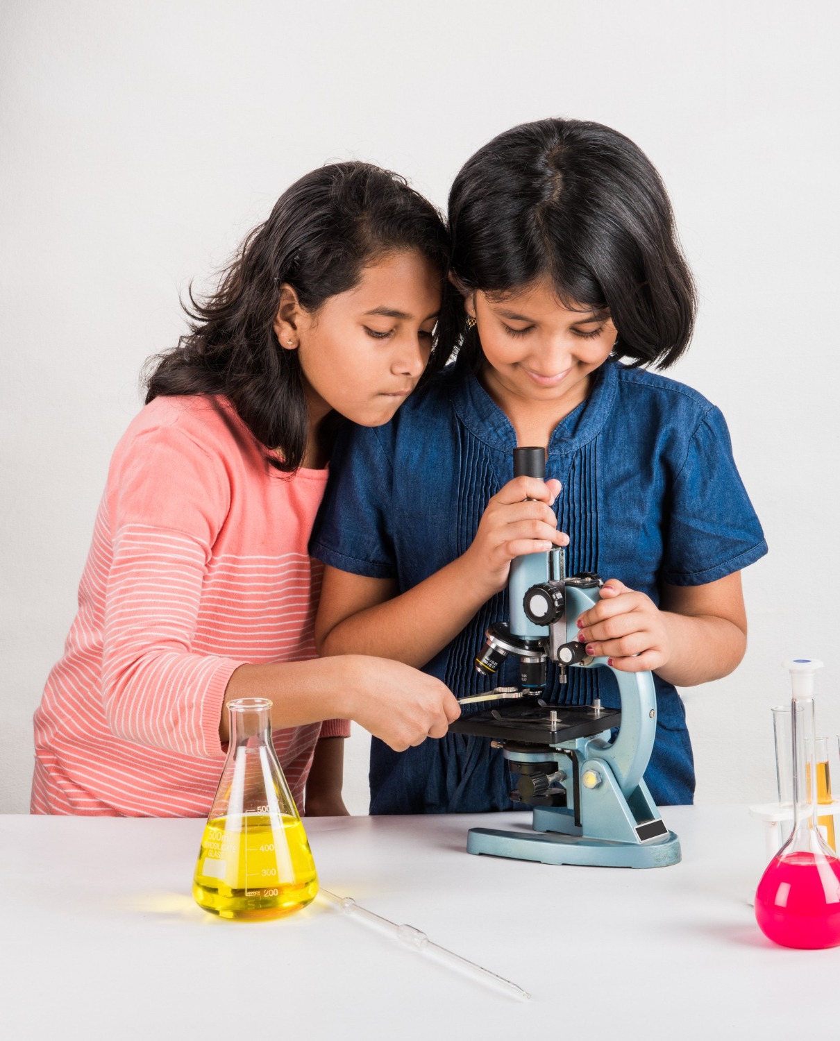 Lotus Academy kids doing chemical experiments